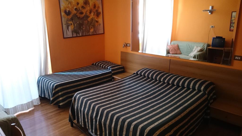 Hotel Urbis 2*