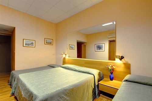 Hotel Urbis 2*
